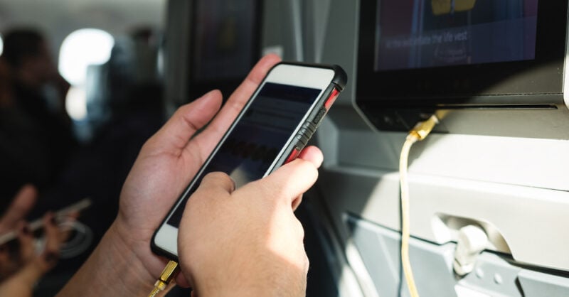 Can I Bring A Phone Charger On A Plane MobileQubes